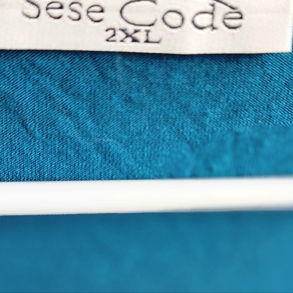 CeCe Code longsleeve  top - Picture 3 of 3